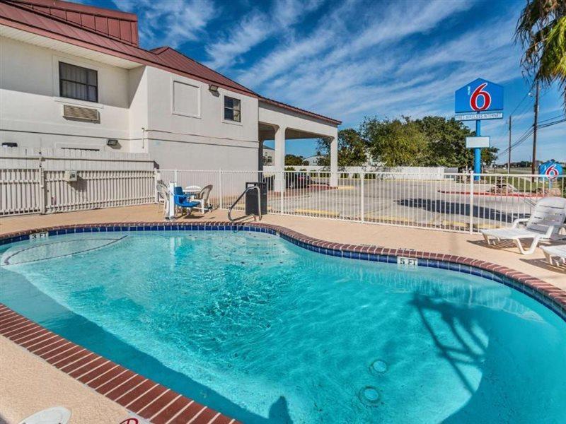 Motel 6-San Marcos, TX - North Exterior foto